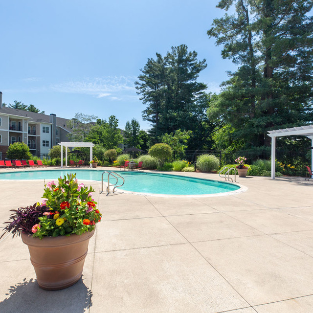 Edgewood Apartments North Reading, MA Home