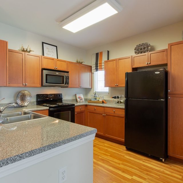 Edgewood Apartments North Reading, MA Home